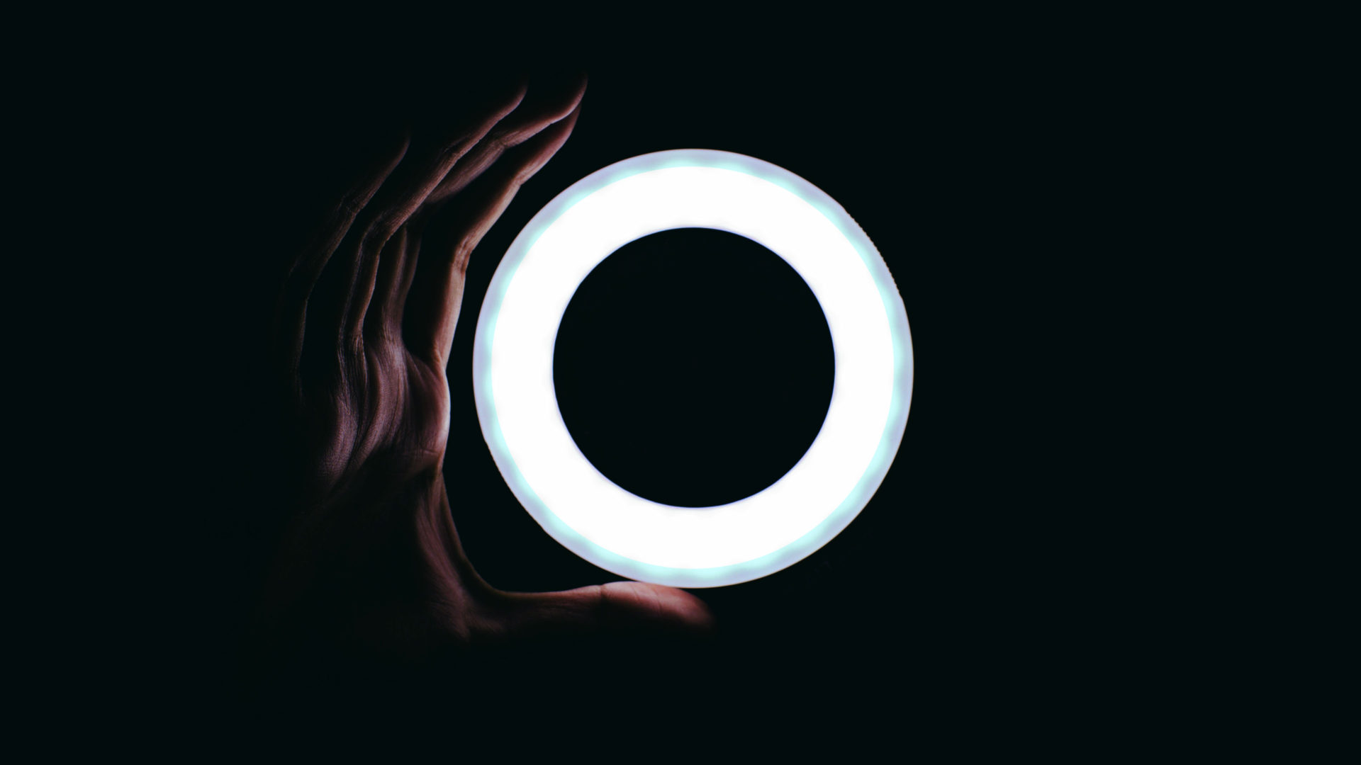 Ring light in dark room - HitFilm Pro 7 update